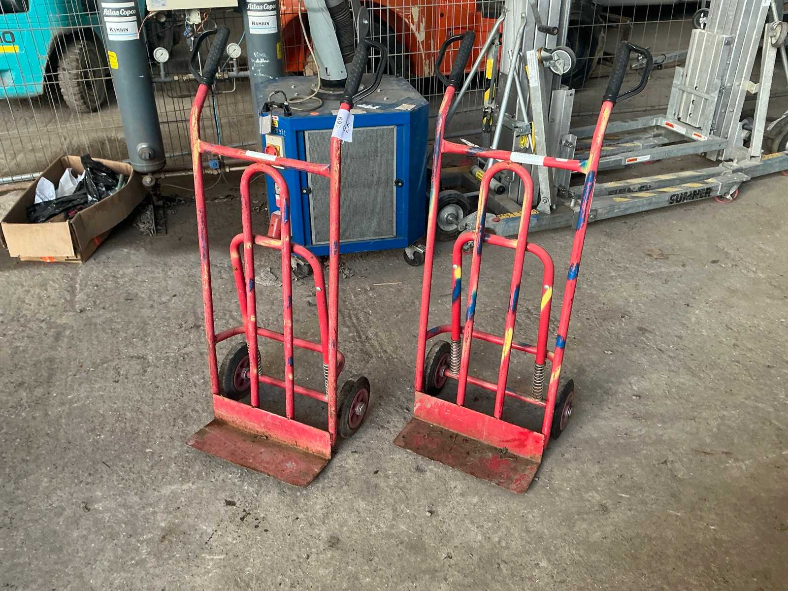 Hand truck (2x)