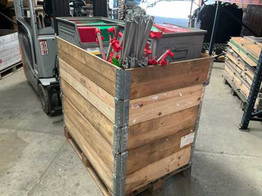 Batch of various grab trays