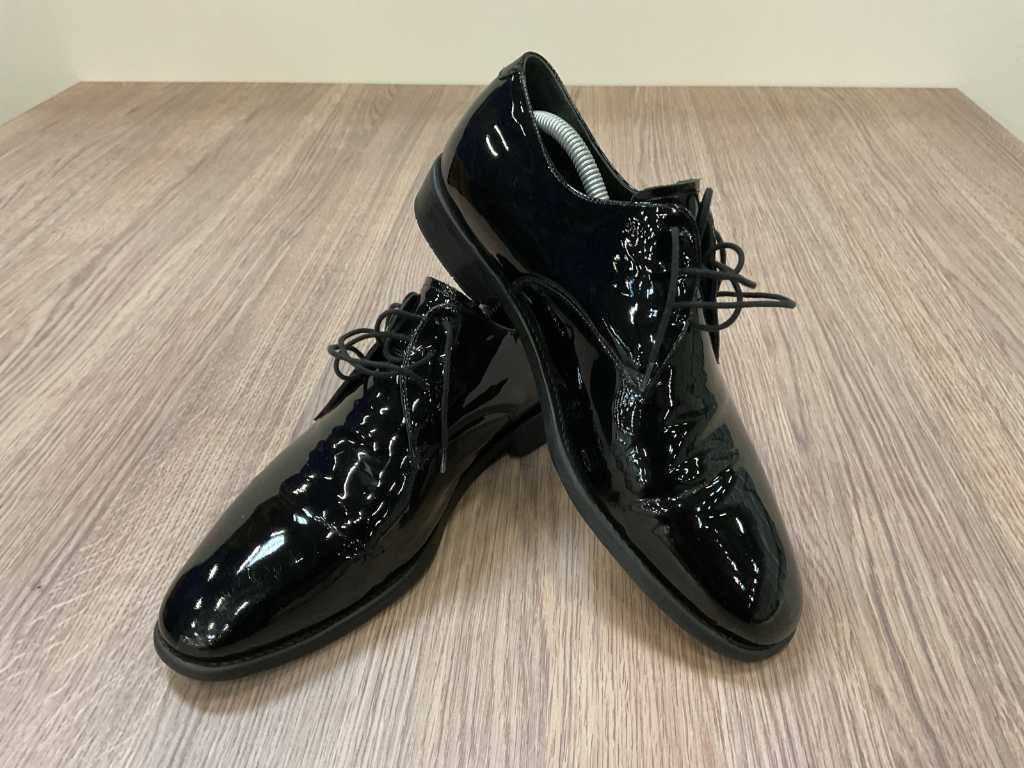 Van Bommel Pereche de pantofi din piele patentată (mărimea 42)