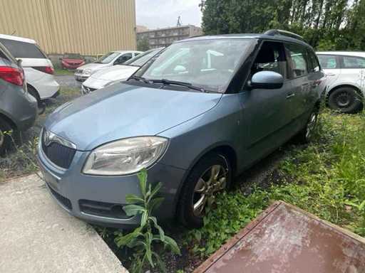 Voiture voyageurs Skoda Fabia 2012