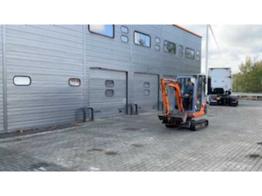 2b201482-b4c3-4be6-a01d-491aa75a008f.mp4