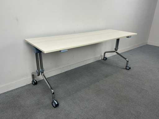 Mobiler/Klapptisch – Tische (4x)