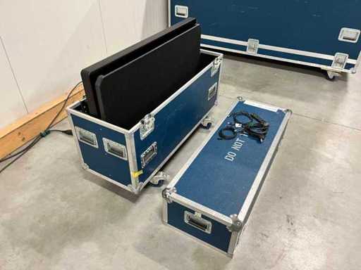 Iiyama ProLite - 46" Multi-Touchscreen inkl. hochwertigem Flightcase