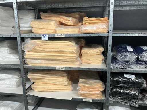 Krem z obrusu na stół imprezowy