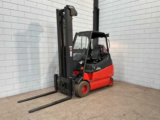 Linde - E30 - 6.6M Triplex - Forklift