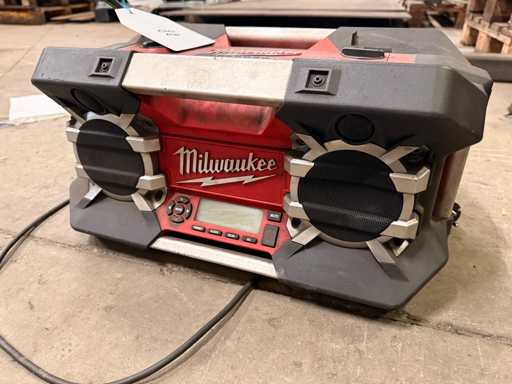 MILWAUKEE C 12-28 DCR Baustellenradio