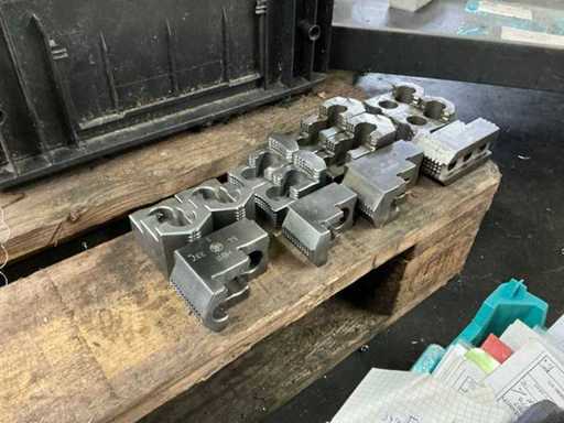 SCHUNK assortment of various clamping jaws