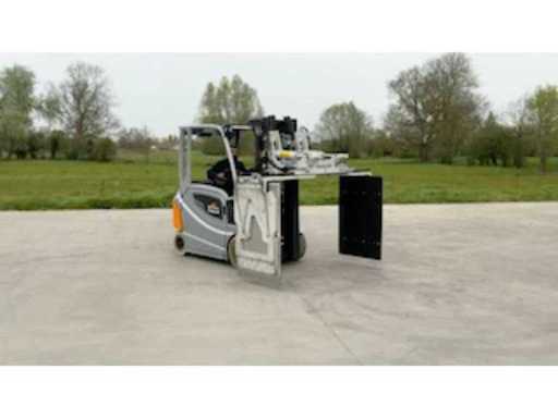 f0eacc2d-adb2-4397-b466-850a0cdd67dc.mp4