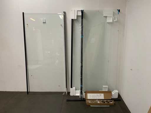 Lot of Novellini shower enclosures, accessories and accessories