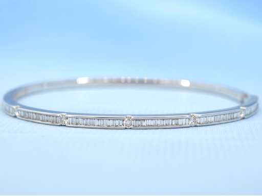 Witgouden vaste armband met diamanten