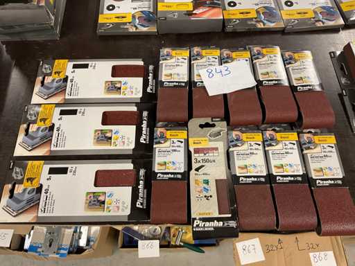 30 Schleifbänder und 15 Schleifpapier