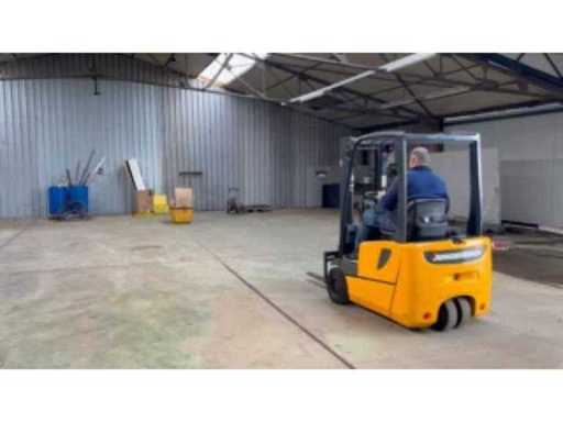 b92ec91b-57c7-44f9-85e0-4d025f2ca41a.mp4