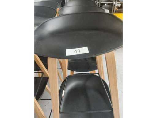 8x black bar stool (wooden frame (excl. transport cart) (8x)