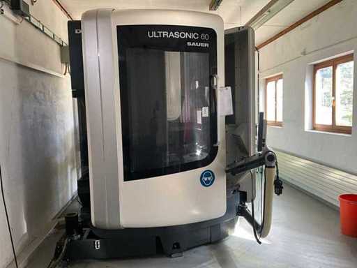 Centri di lavorazione universali DMG Sauer CNC 2012