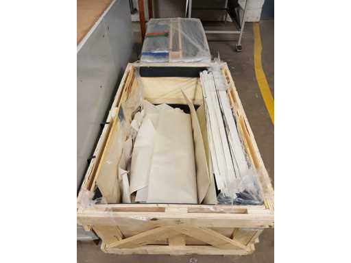 Stock rimanente - Specchio contornale con bordi non lucidati, senza cornice nella misura 1000x400 mm