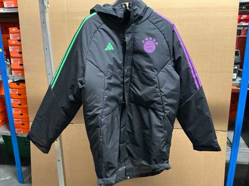 Partij Adidas FC Bayern Munchen winter jassen (11x)