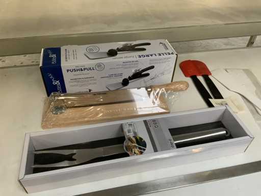 Ró?ne przybory kuchenne