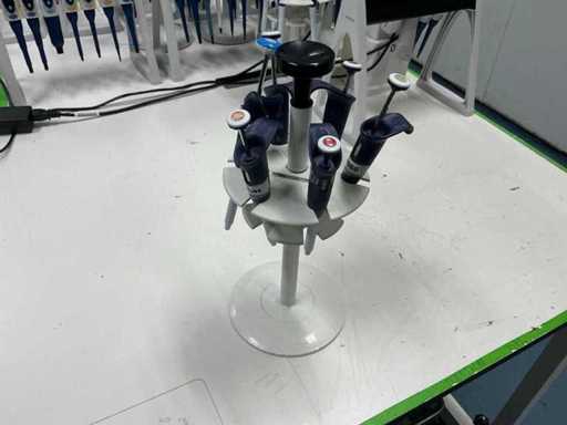 Rainin Pipettes with Carousel (6x)
