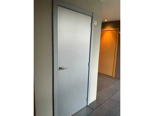 Porte intérieure en bois massif