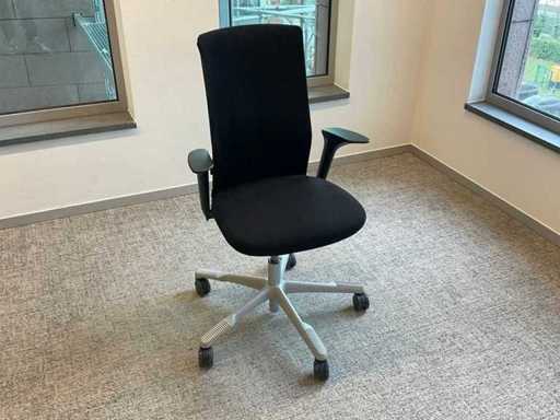 Președinta biroului HAG Futu