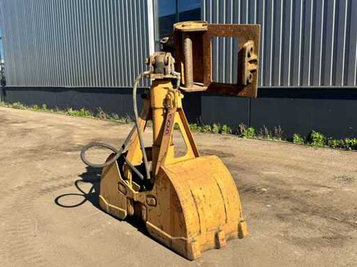 Clammshell grapple