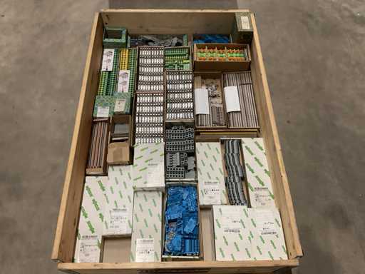 Lotto di materiale per l'installazione