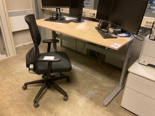 Biurko i krzes?o biurowe Klober