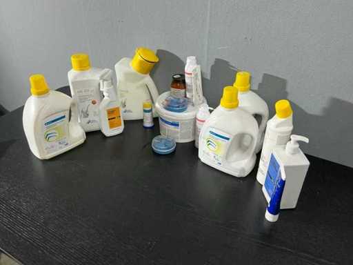Vari fluidi pratici e consumabili