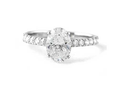 Platinring mit 1,86 ct. Diamant