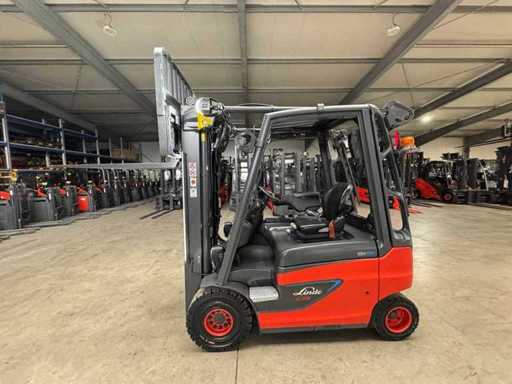 2019 Linde E25 2.500 kg Triplex 476 cm Litio LI-ION Carretilla elevadora eléctrica 3.870 horas