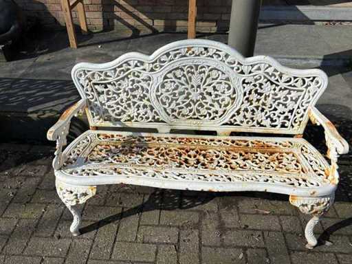 Bancă de grădină în stil francez