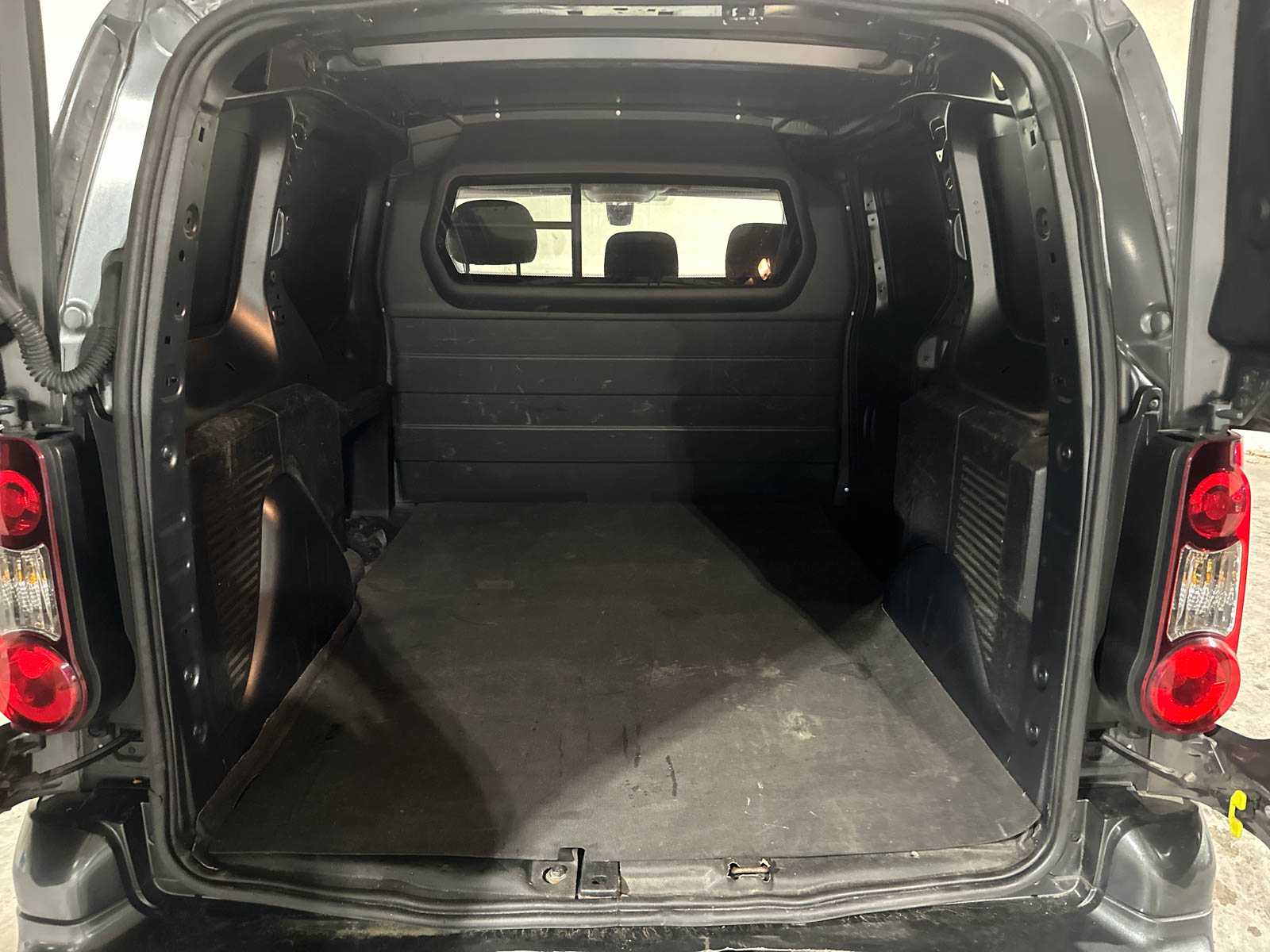 Peugeot Partner 120 1.6 BlueHDi 100 L1 Premium Pack S&S 99pk 2018 (Origineel-NL), V-723-NZ