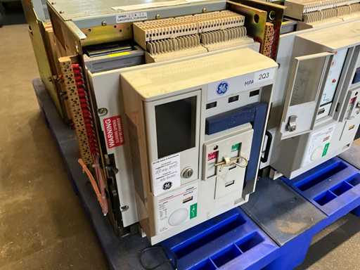 Wyłącznik GE MN31W25 2500 A Air