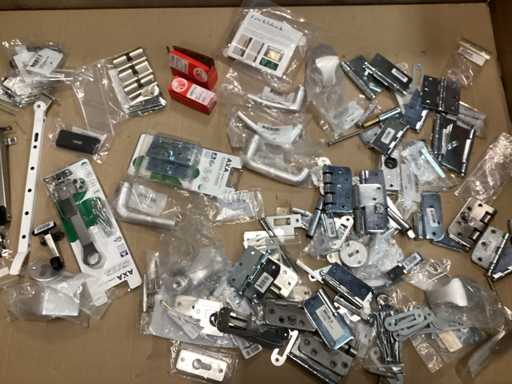 Mieszaj wiele różnych zawiasów i zamków