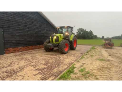 c76cb3e9-2e4b-48b2-be3a-071a1f259f8d.mp4