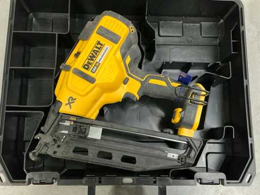 Dewalt DCN660 Tacker