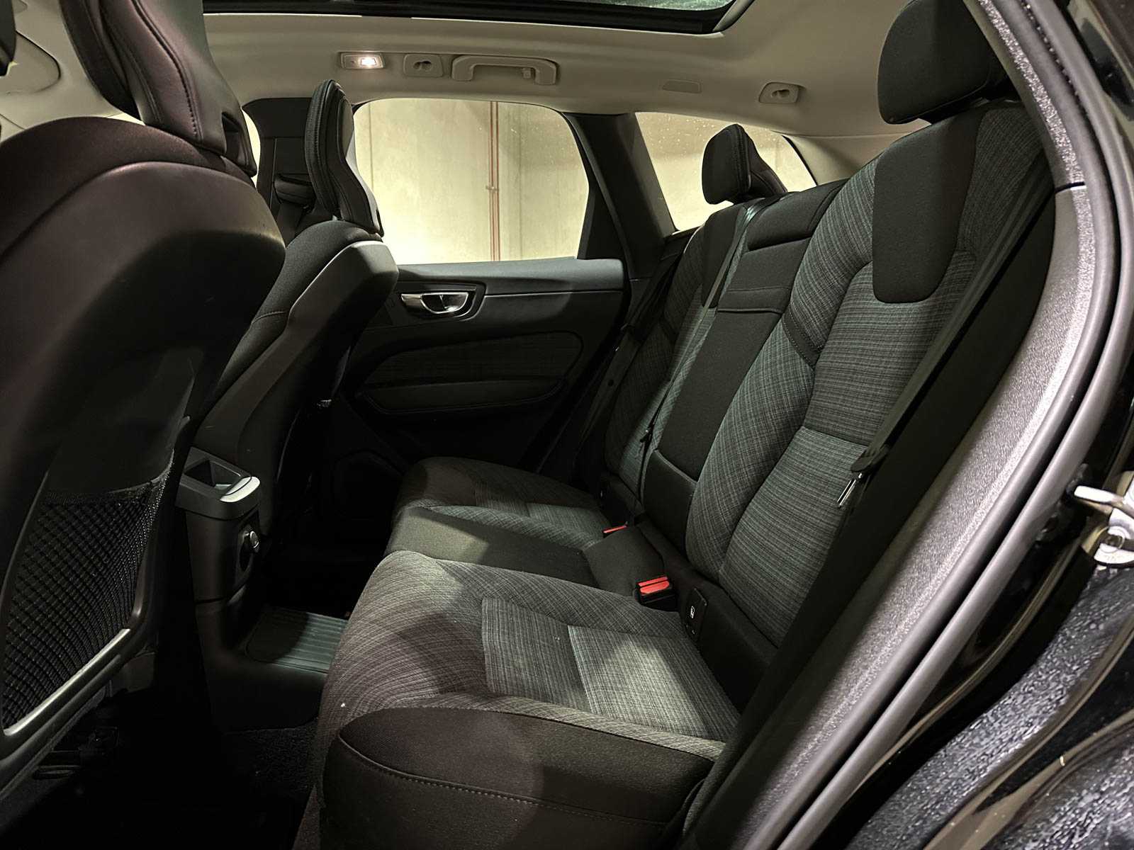 Volvo XC60 2.0 T6 Plug-in hybrid AWD Core Bright 253pk 2027 (Origineel-NL+1e eigenaar), S-190-RP