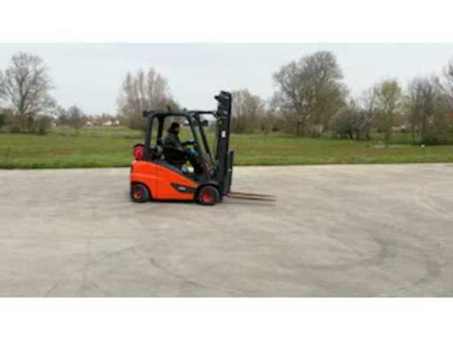 1cd7aba3-85f5-4770-adde-afaf443a5964.mp4