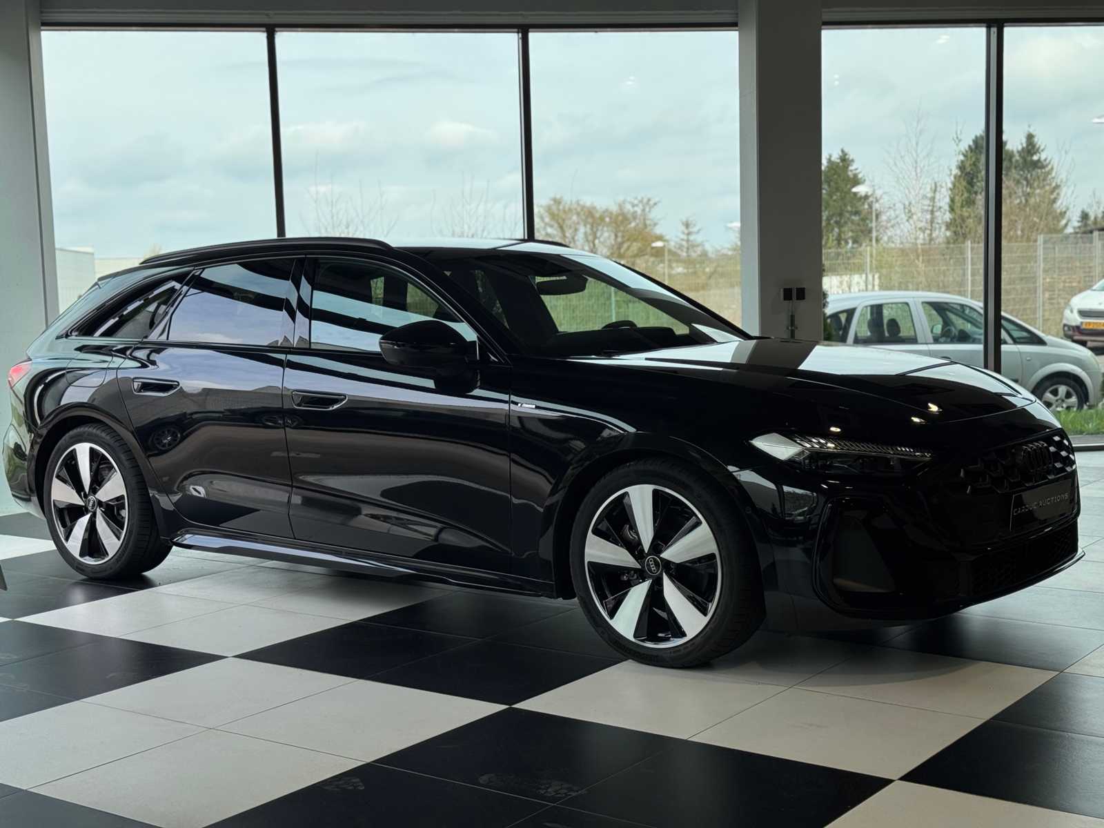 Audi A5 Avant TFSI 204 S Line Plus – 2025