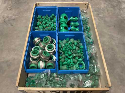 Batch of PP-R(CT) fittings