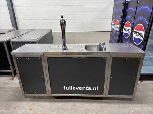 Bar mobilny z kranem