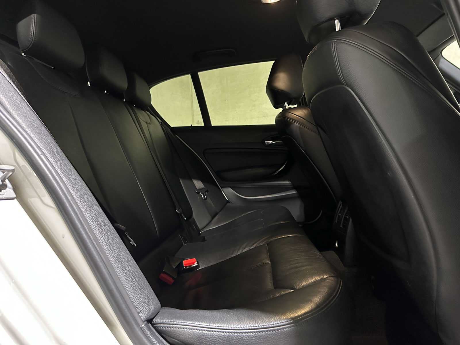 BMW 118i Edition M Sport Shadow High Executive 1-serie 134pk 2019, P-613-RT 