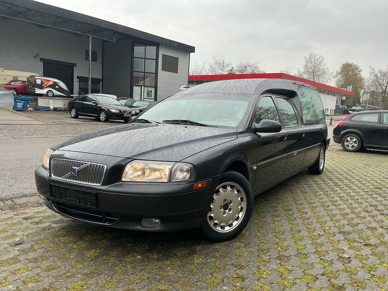 2001 Volvo S80 Funeral car