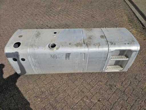 HOMME - Réservoir de carburant 760 litres