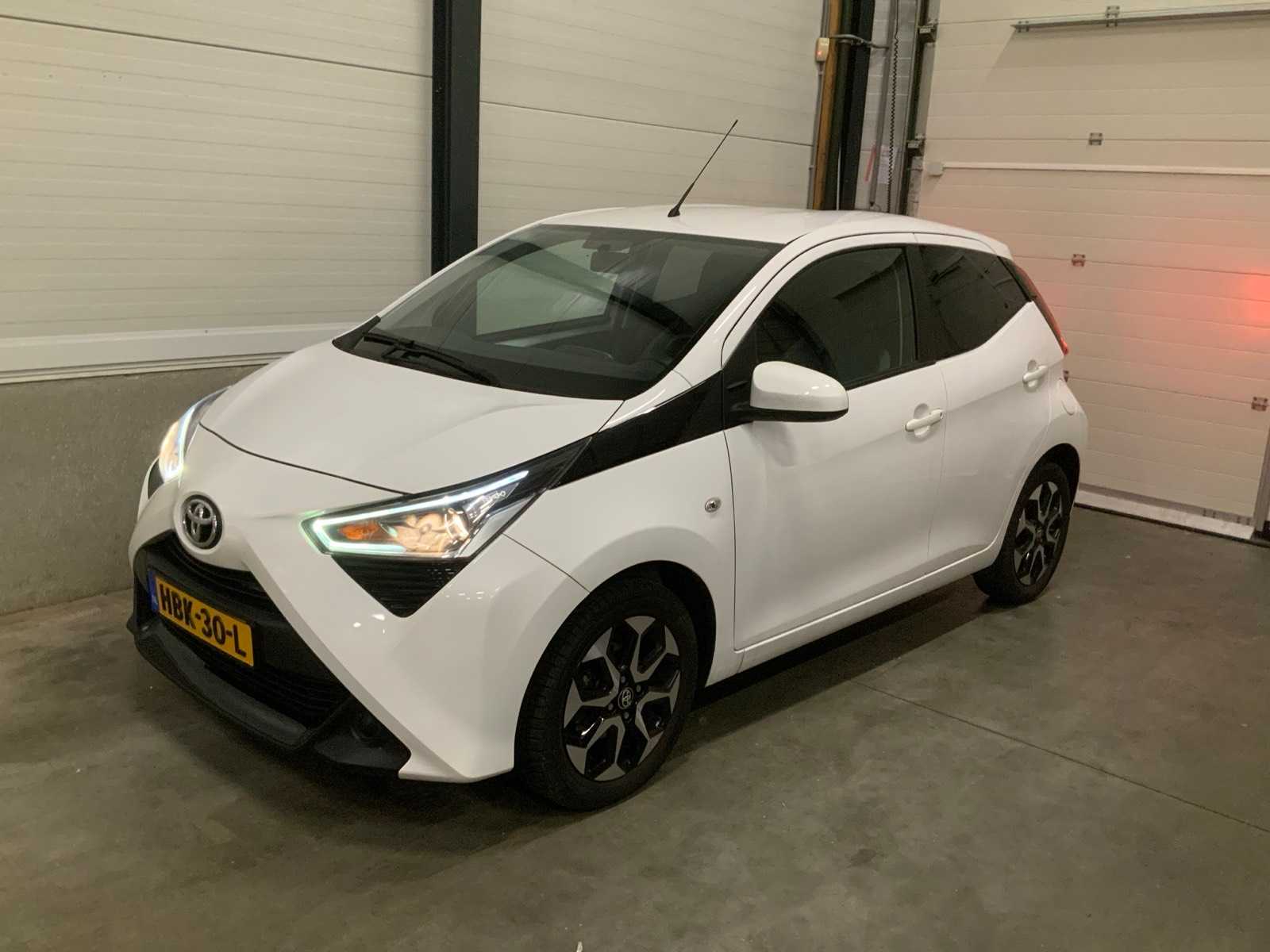 Samochód osobowy Toyota Aygo 2021