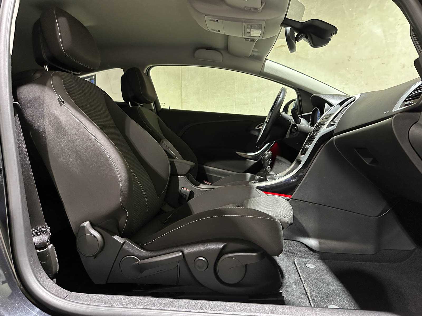 Opel Astra GTC 1.4 Turbo Sport 140pk 2013 (Origineel-NL), 9-KRR-84