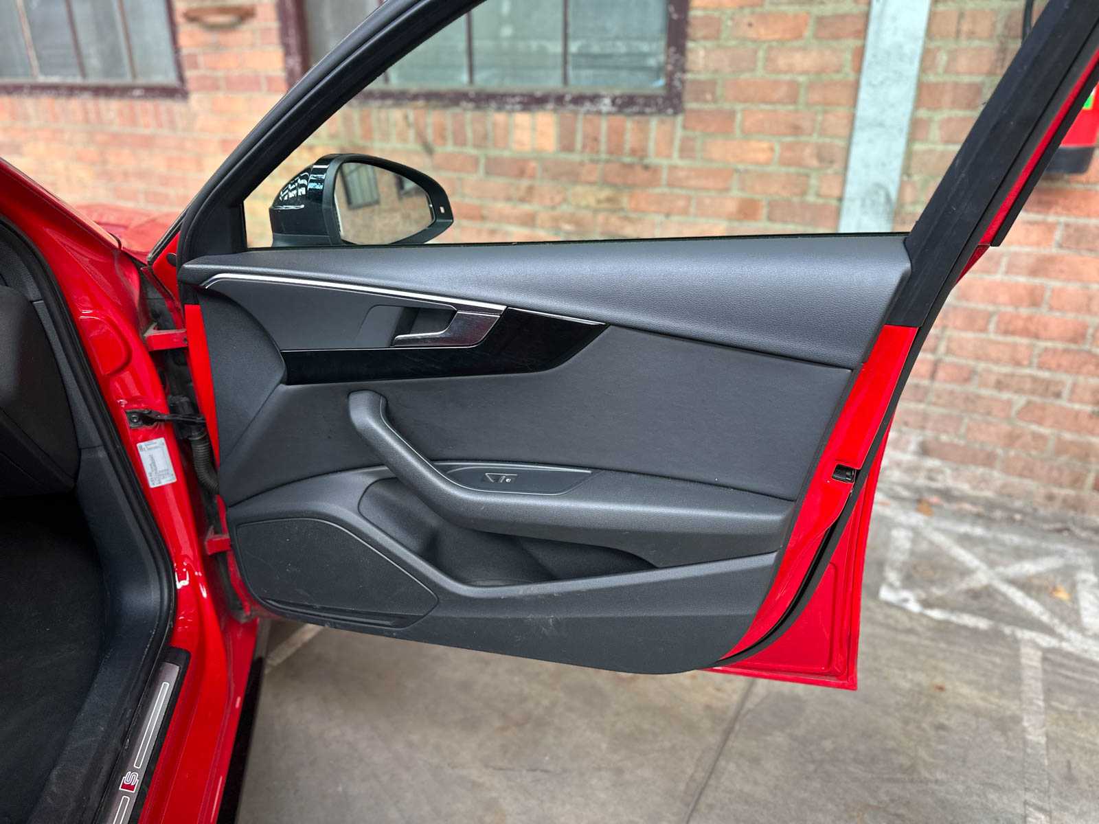 Audi A4 Avant 2.0 T g-tron Design Pro Line Plus 170pk 2018, R-401-VV