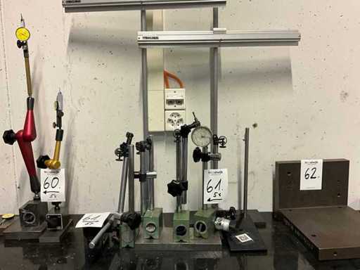 Veel wijzerplaatmeters en beugels