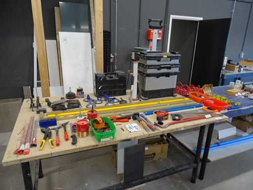 Lotto di utensili manuali