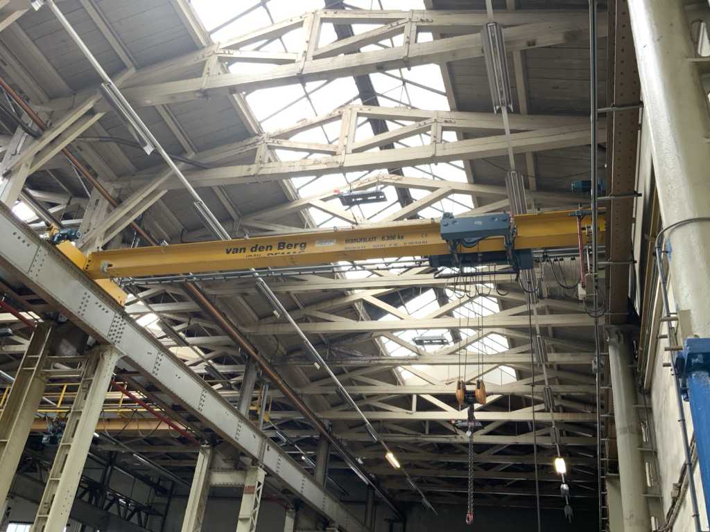 2001 Van den berg Overhead Hall Crane (HD 014)